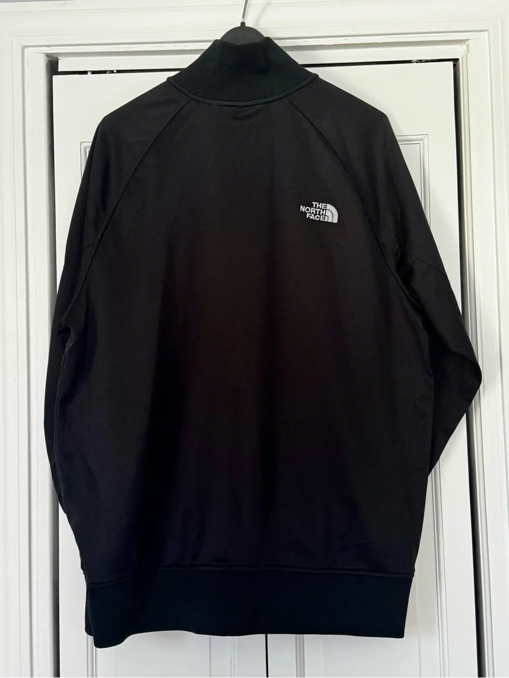 The North Face Men’s Black Lightweight Full-Zip Jacket